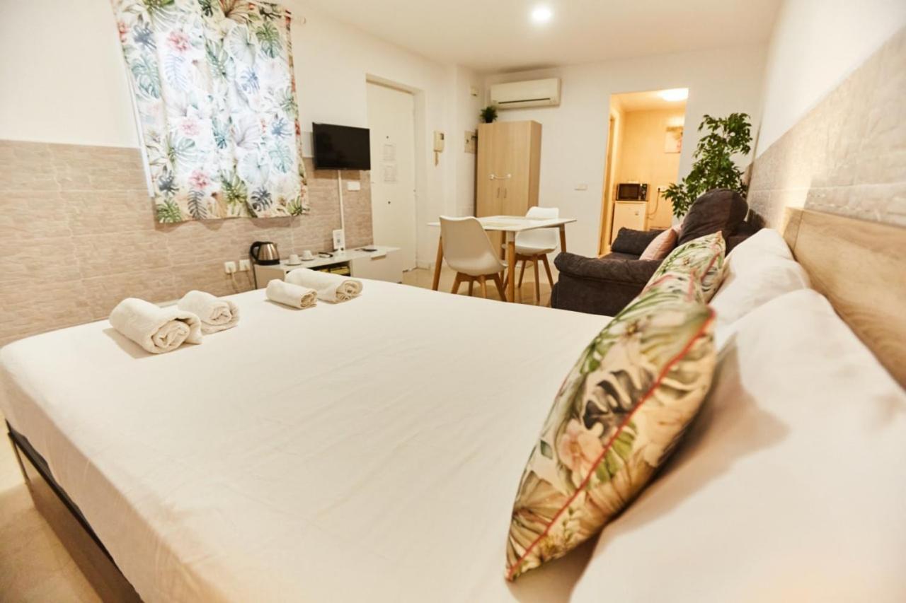 Charming House - Calm And Comfort In The Center セビリア エクステリア 写真